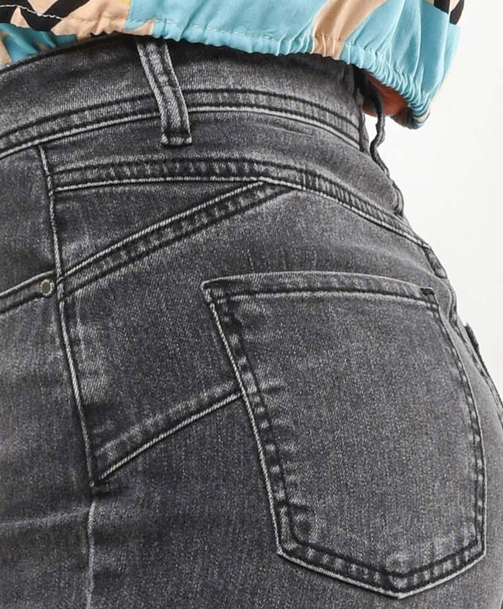 Jeans mujer desgaste frontal slim fit Jeans mujer desgaste frontal slim fit