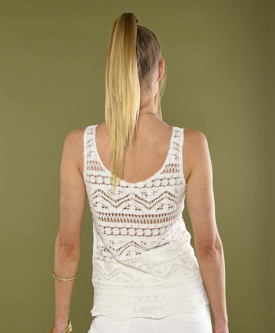 Polera sin mangas cuello redondo