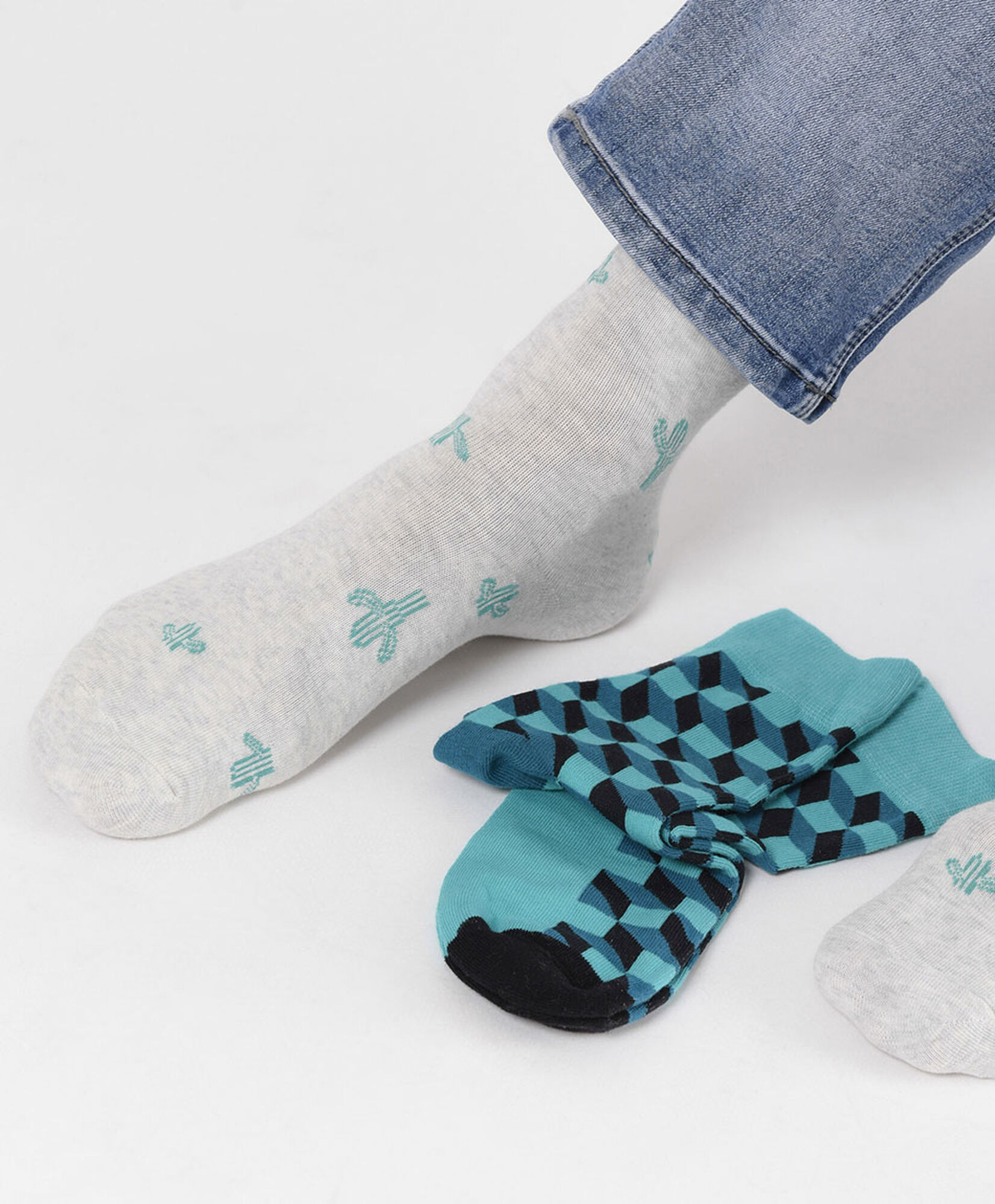 Pack 2 calcetines hombre cactus y cubos Pack 2 calcetines hombre cactus y cubos