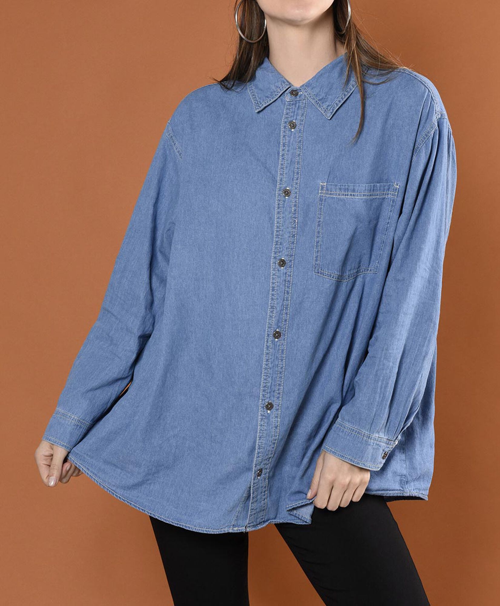 Blusa con broches Blusa con broches