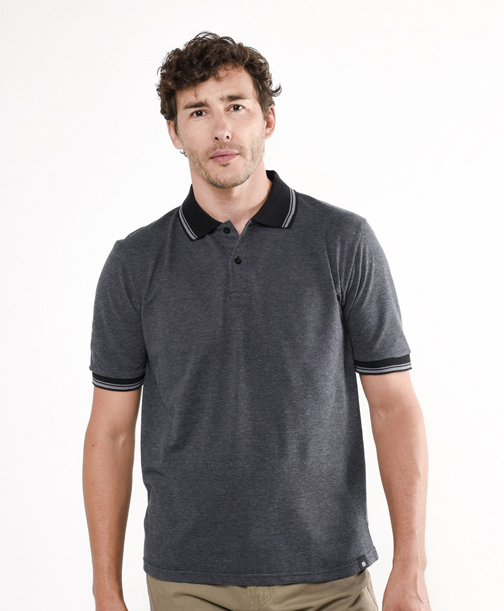 Polera hombre lisa gris cuello piqué Polera hombre lisa gris cuello piqué