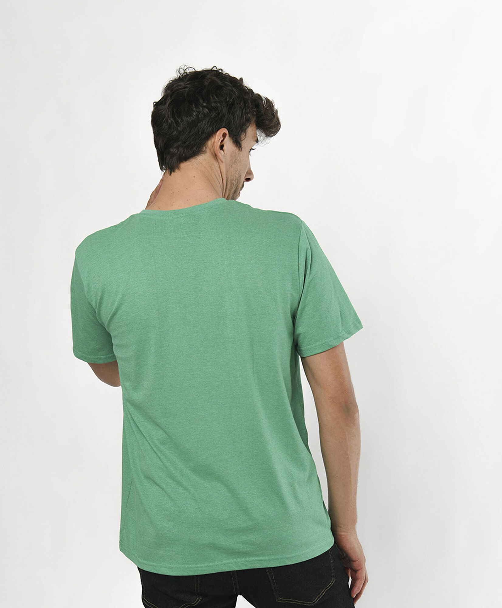 Polera hombre texto y formas Polera hombre texto y formas