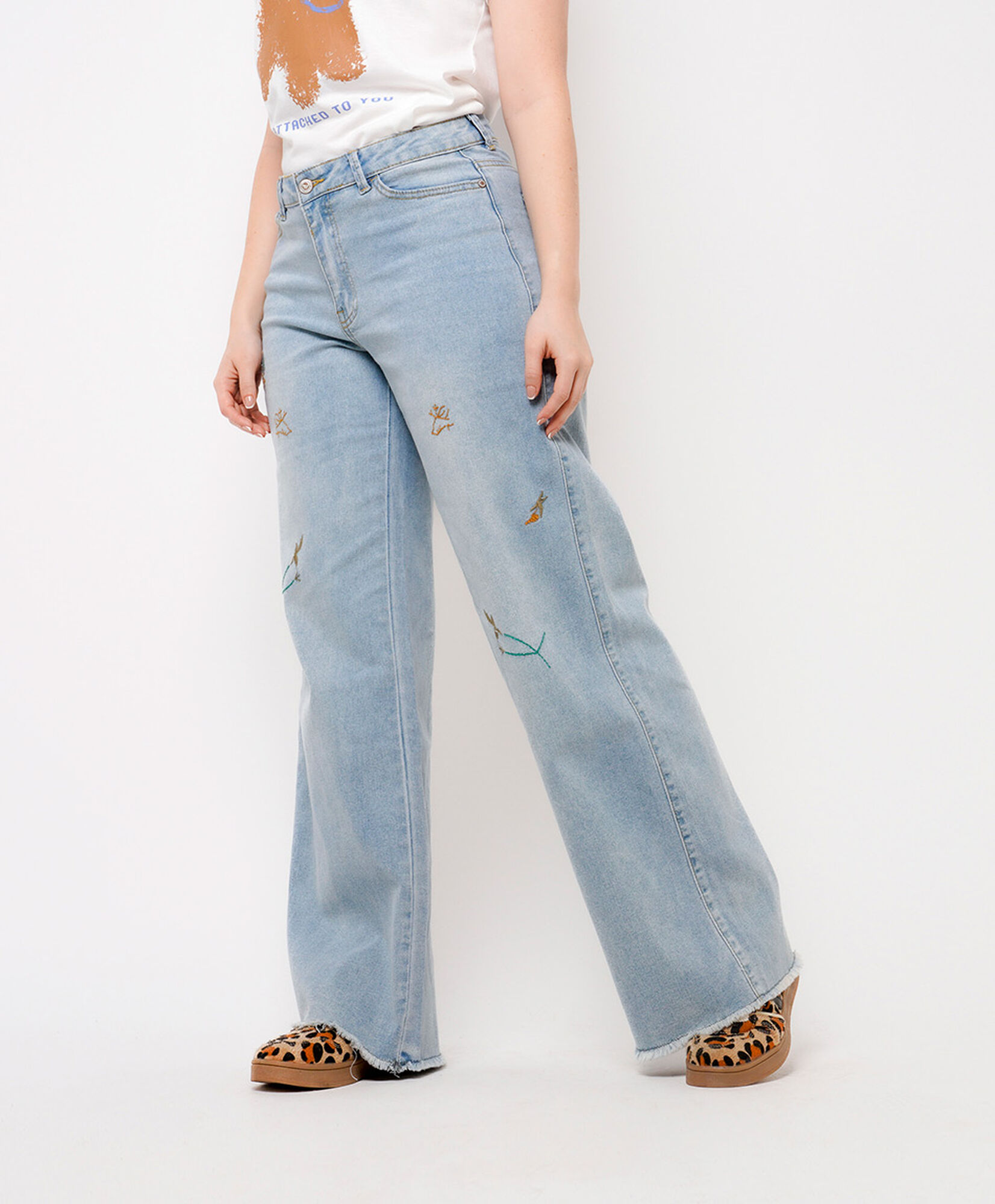 Jeans mujer dibujos bordados wide Jeans mujer dibujos bordados wide