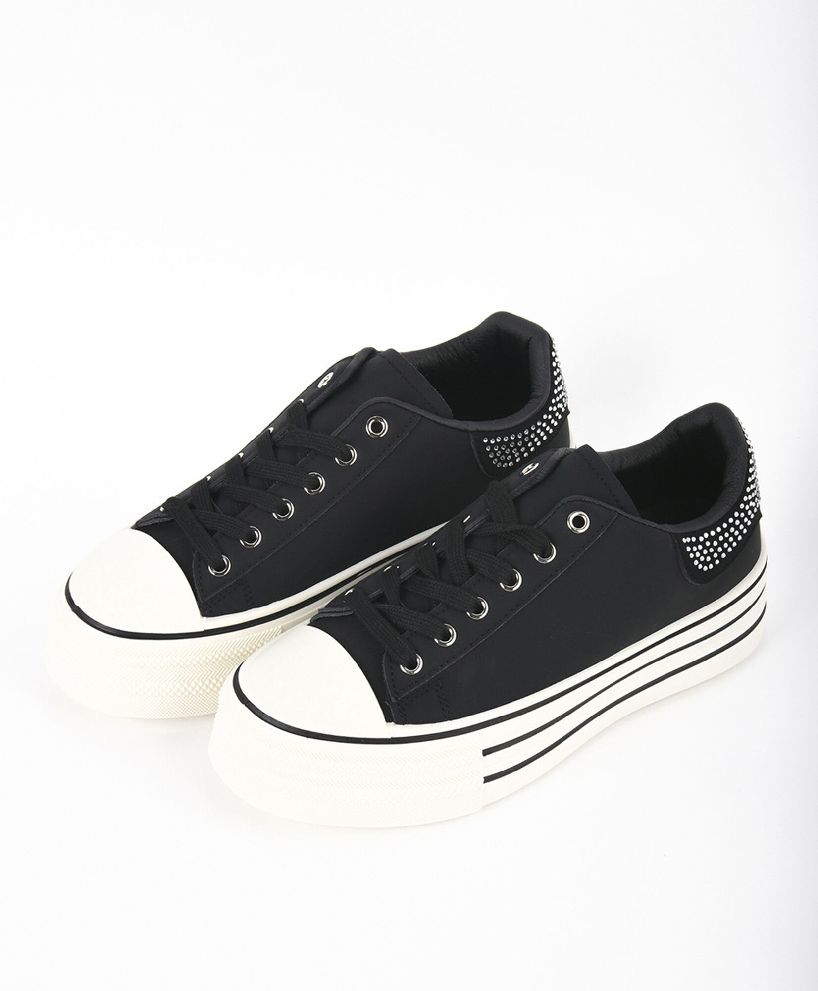Zapatilla mujer tachas Zapatilla mujer tachas