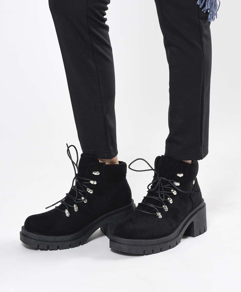 Botin mujer velvet taco cuadrado