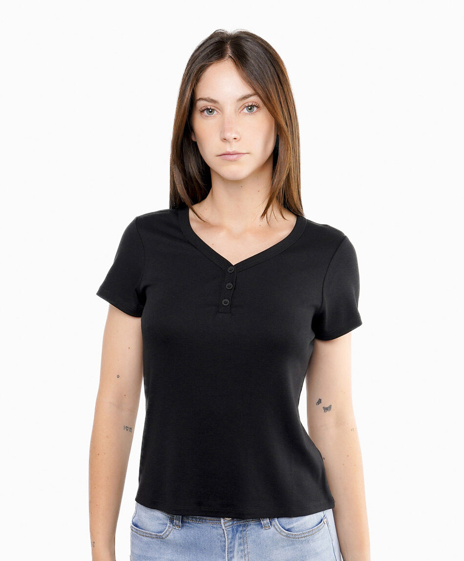 Polera mujer cuello abotonado black