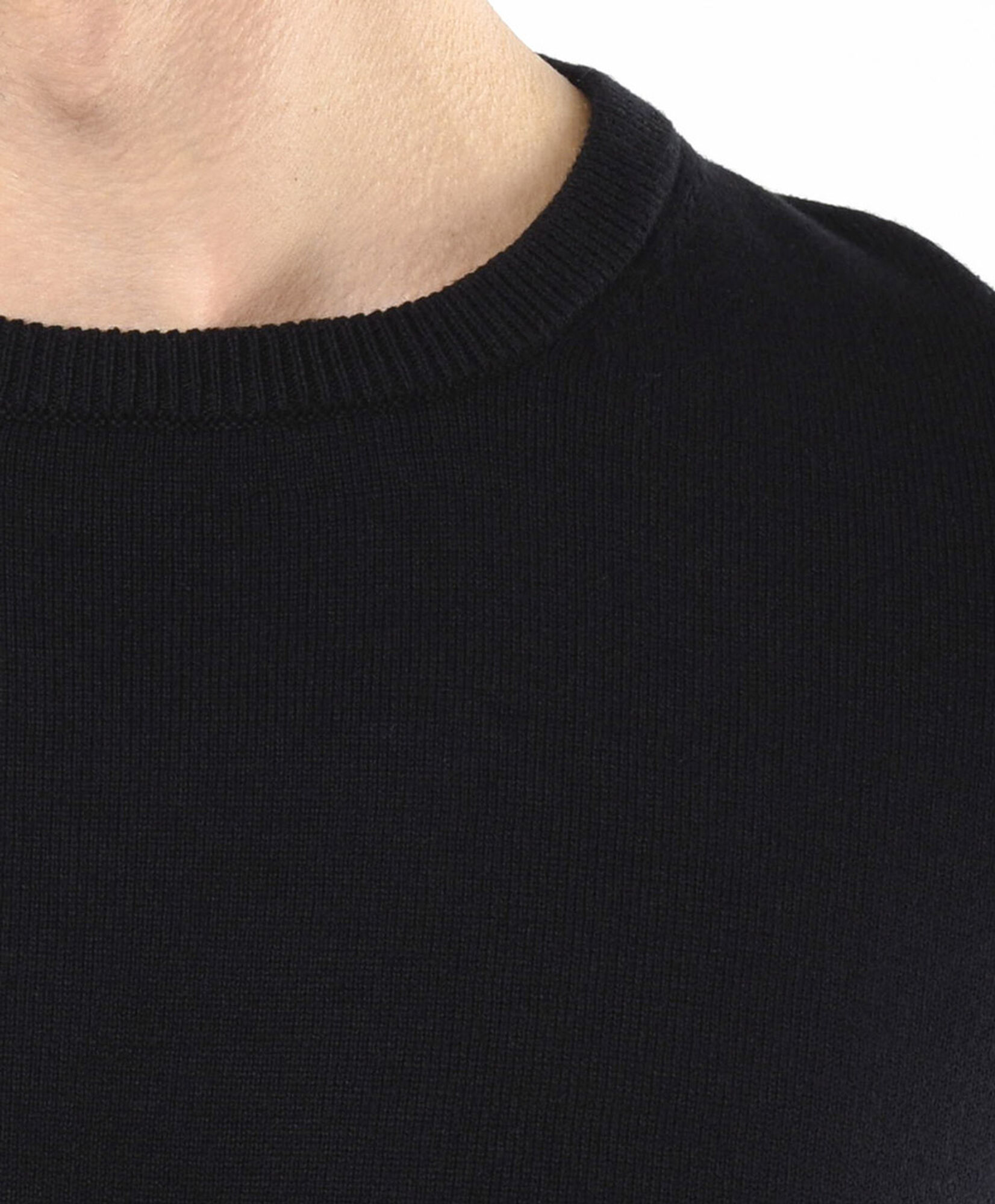 Sweater hombre liso básico negro Sweater hombre liso básico negro