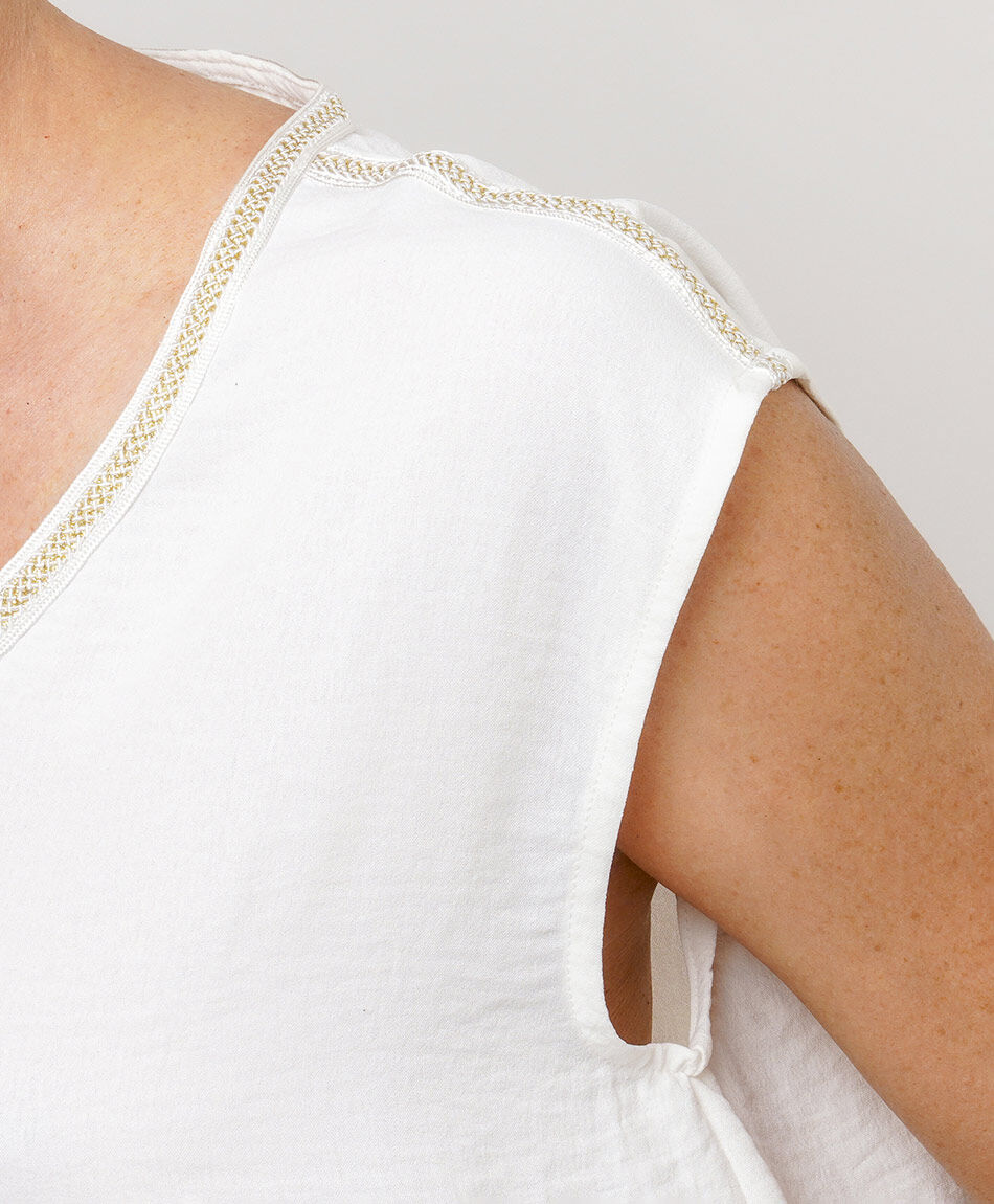 Blusa mujer cuello bordado