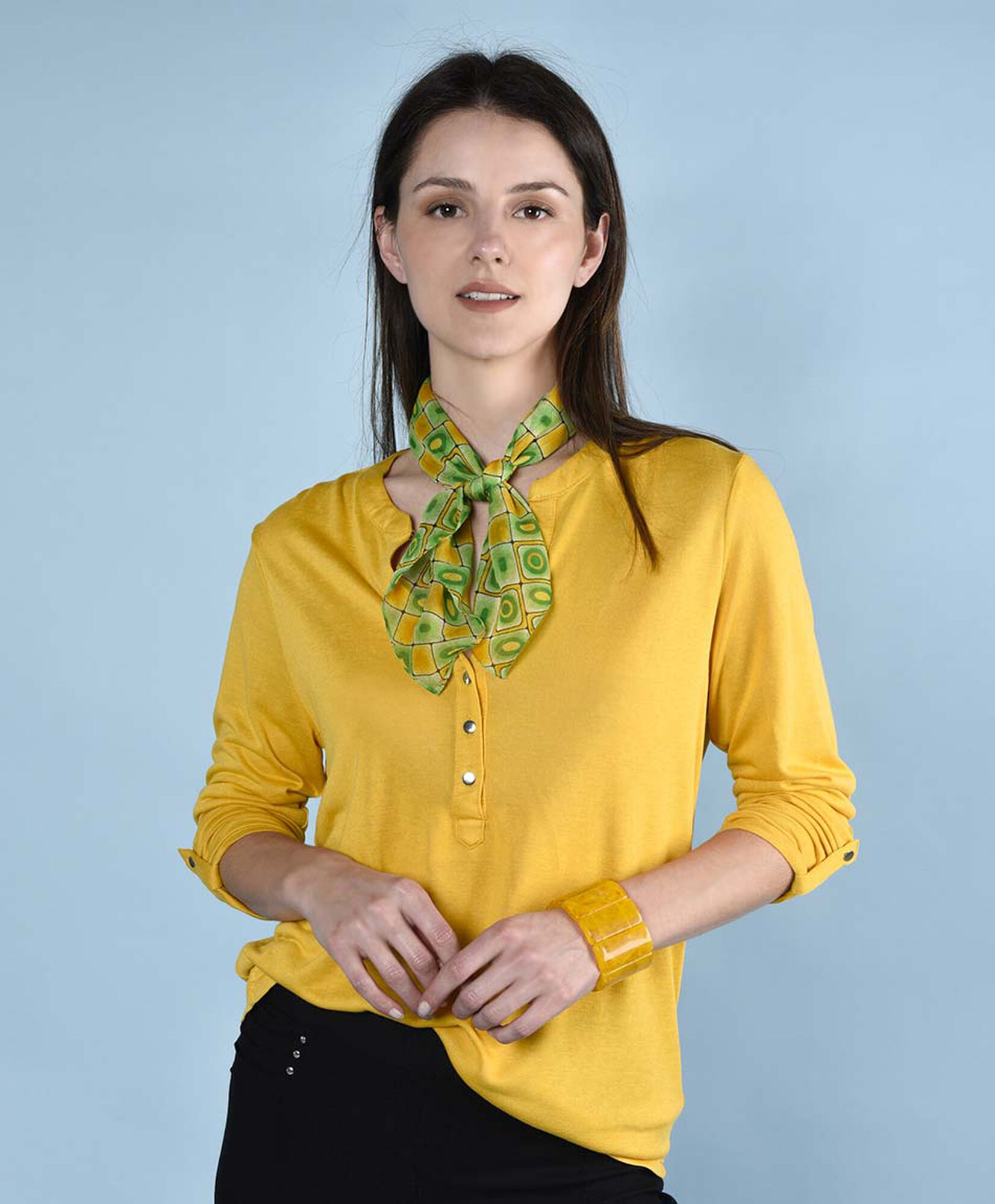 Polera oversize manga larga cuello en v Polera oversize manga larga cuello en v