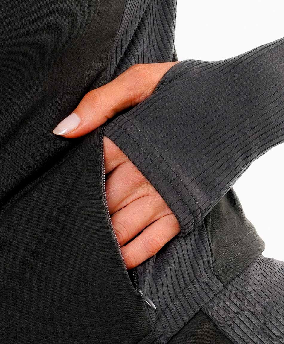 Poler&oacute;n deportivo mujer dise&ntilde;o texturizado