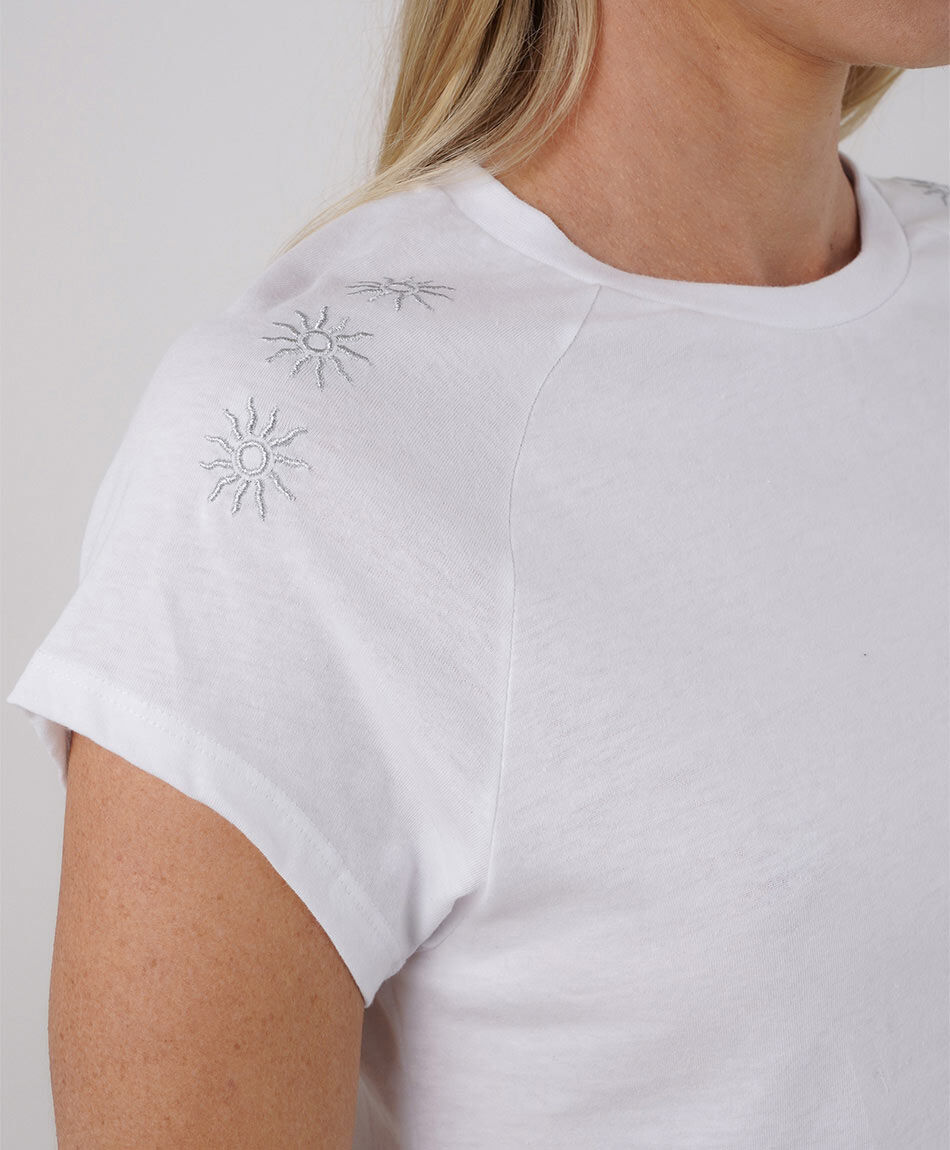Polera mujer detalle bordado