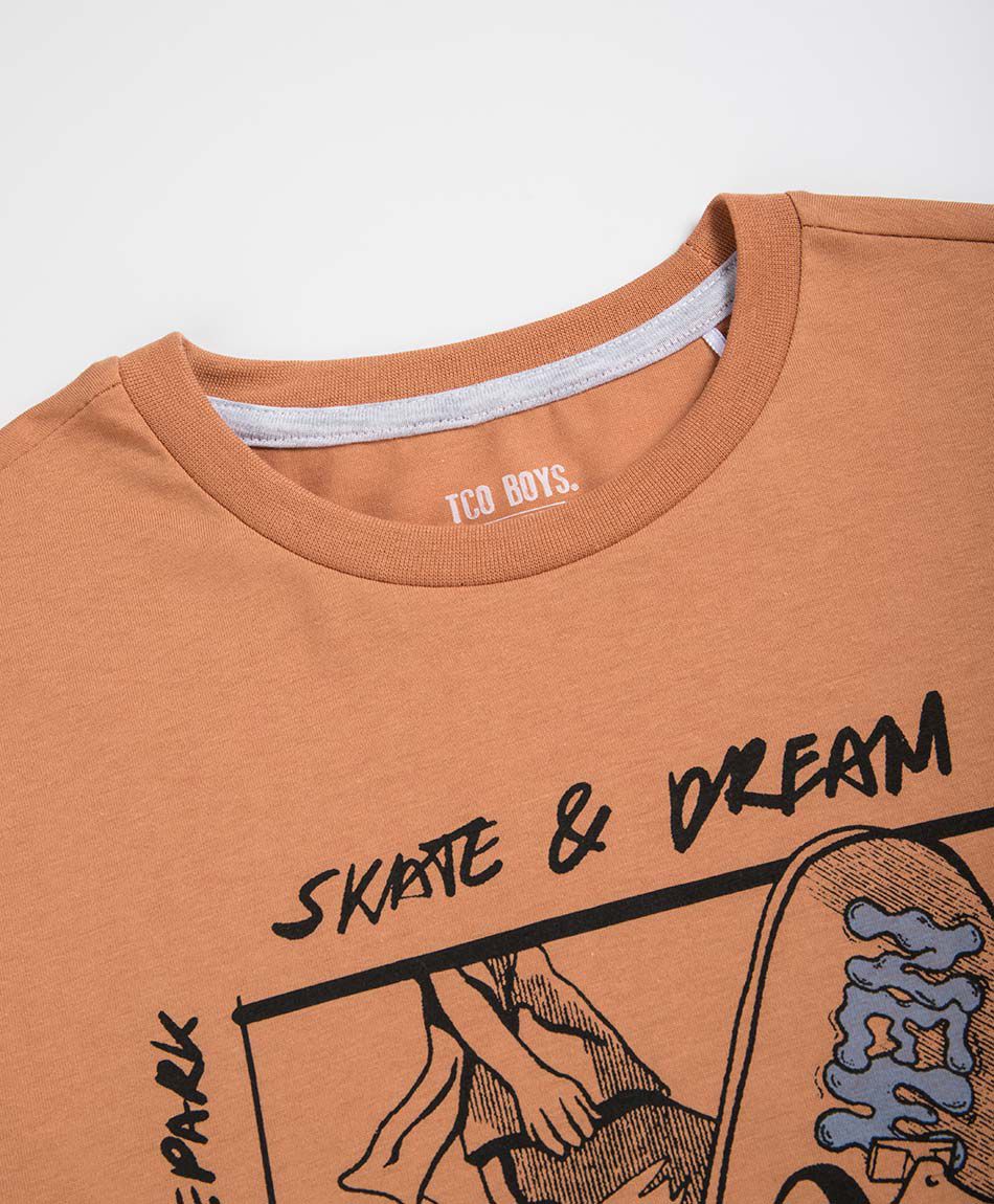 Polera ni&ntilde;o estampado skate