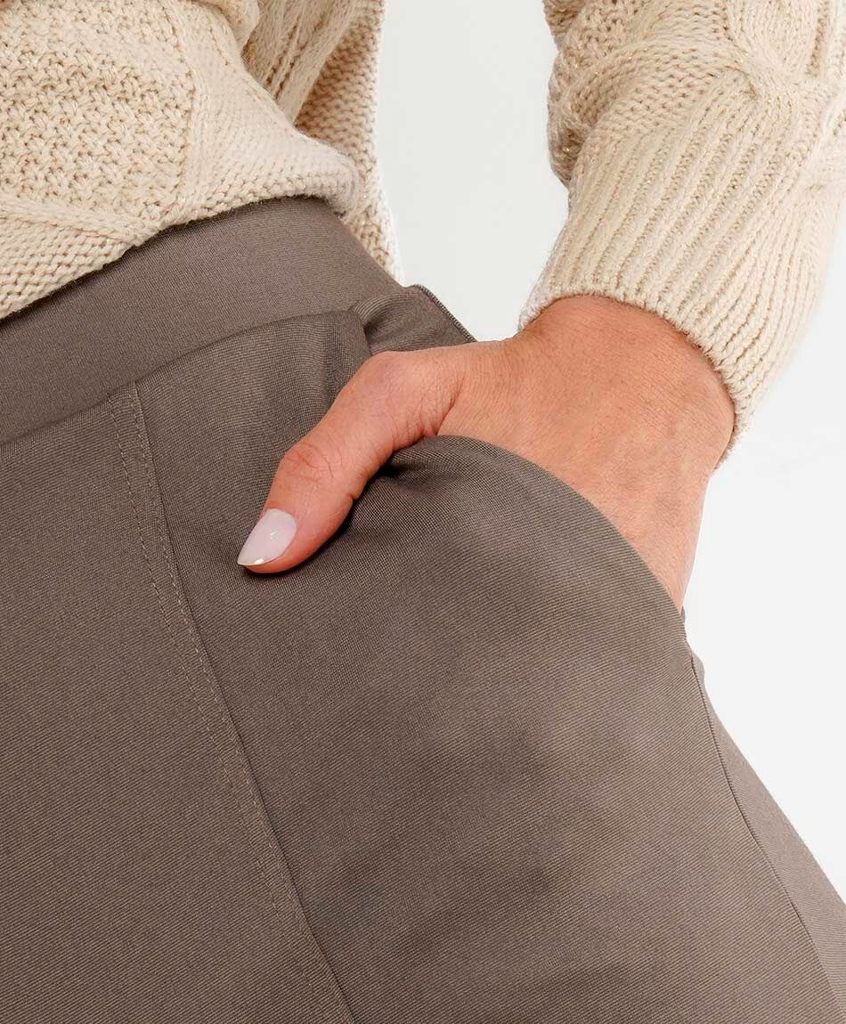 Pantal&oacute;n mujer l&iacute;nea bolsillos