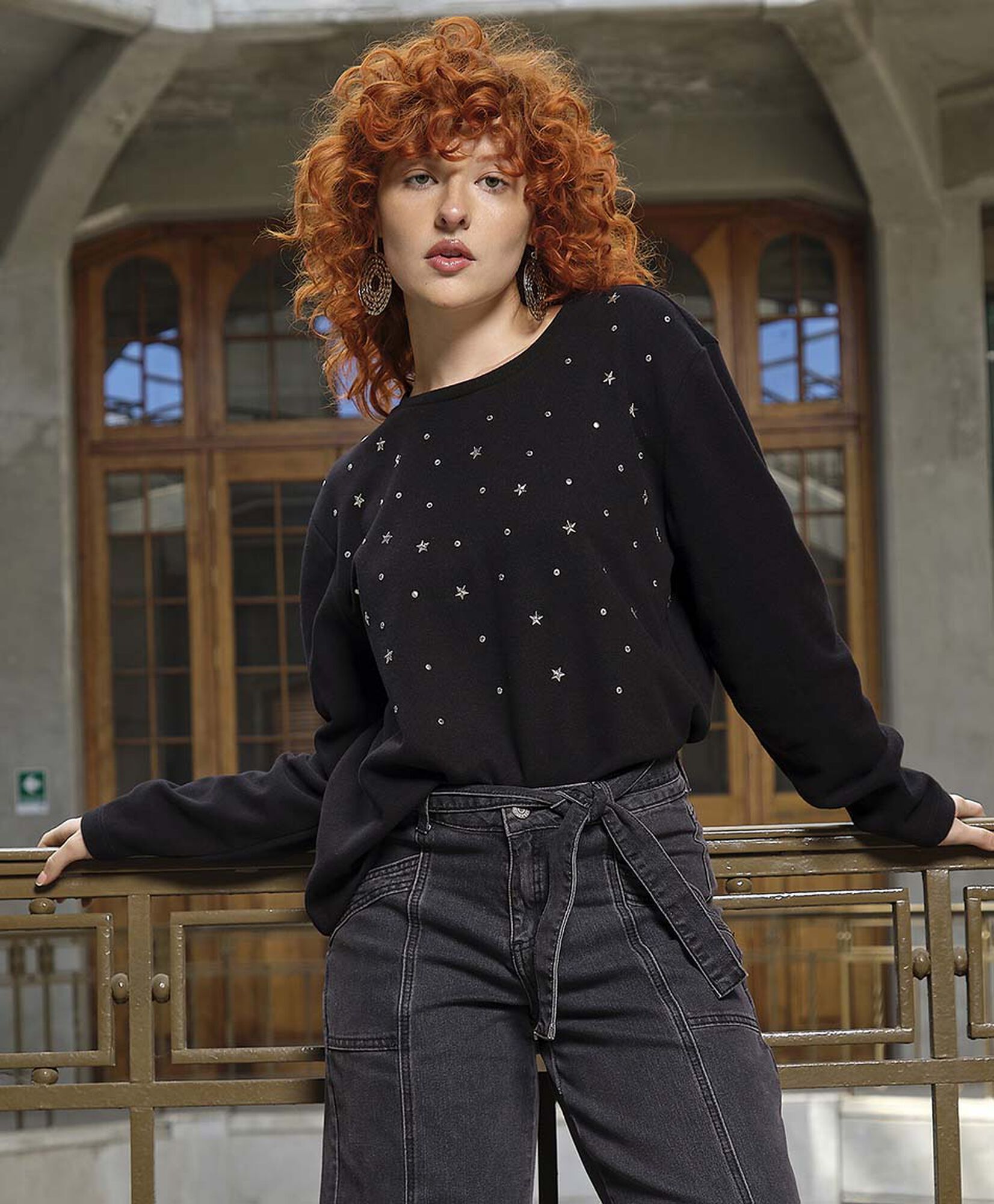 Polerón mujer tachas estrellas Polerón mujer tachas estrellas