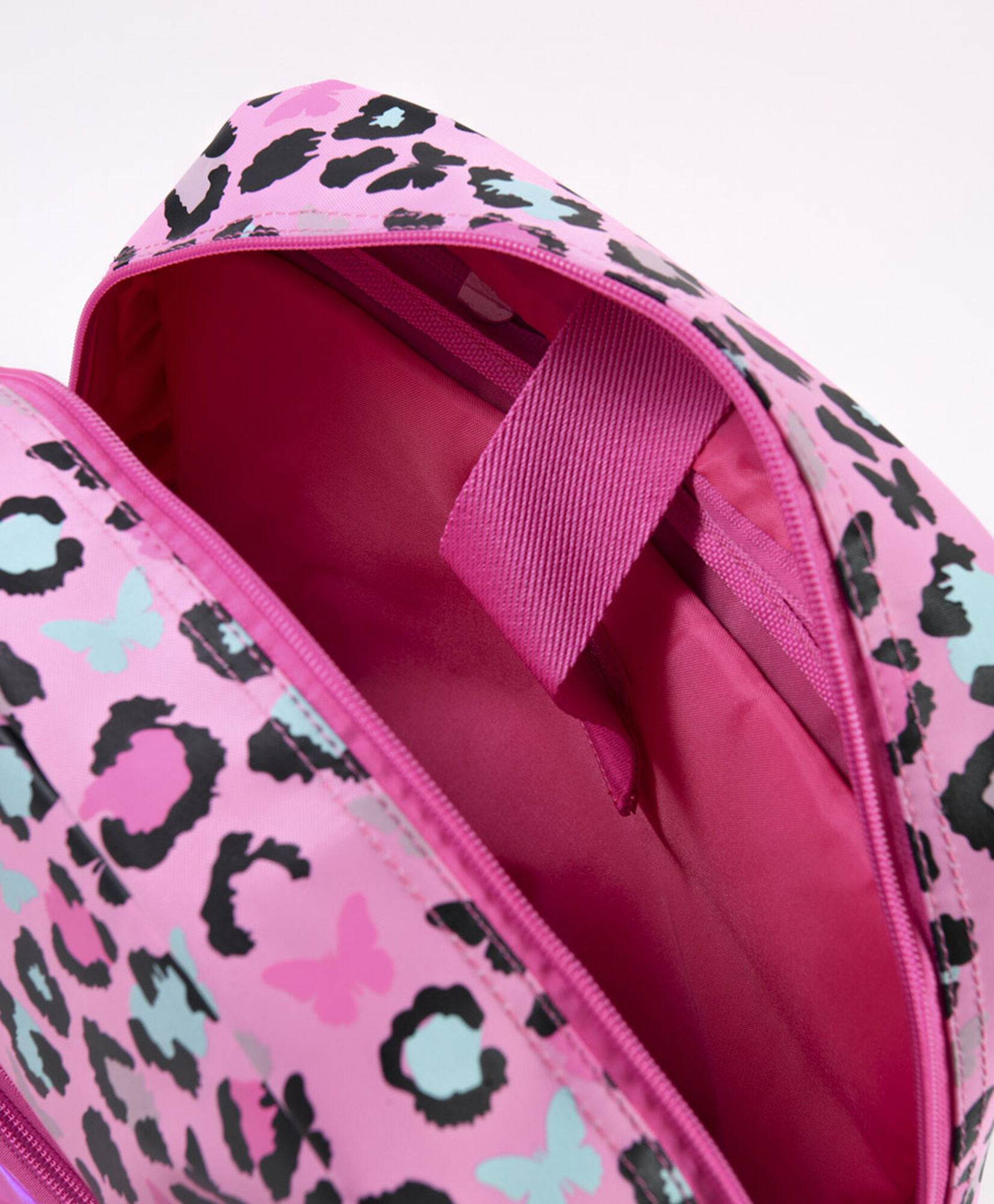 Mochila escolar rosada animal print Mochila escolar rosada animal print