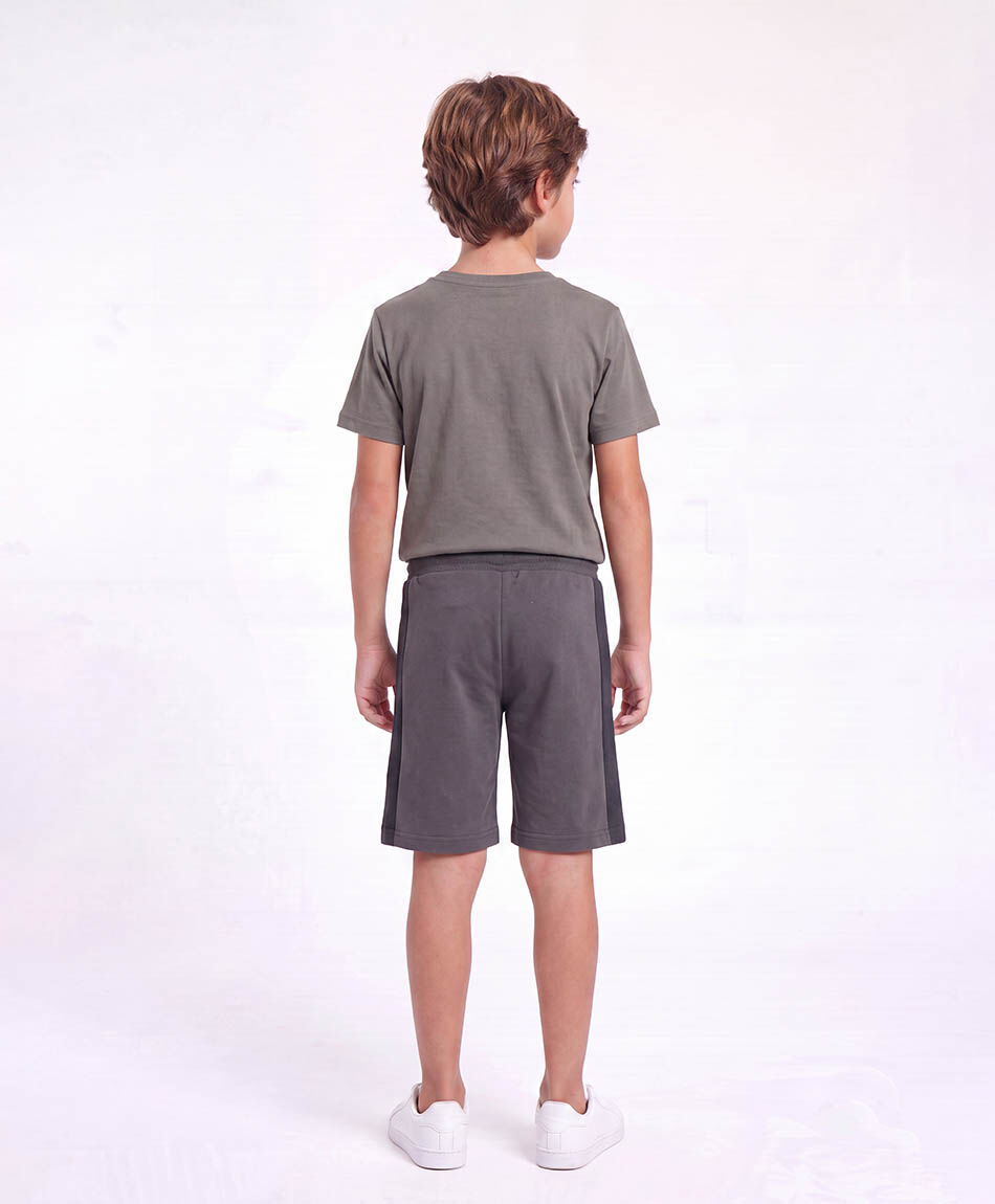 Short ni&ntilde;o l&iacute;neas