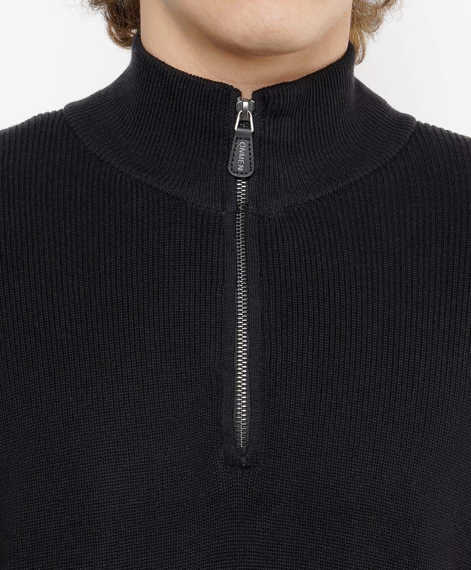 Sweater hombre cuello medio negro