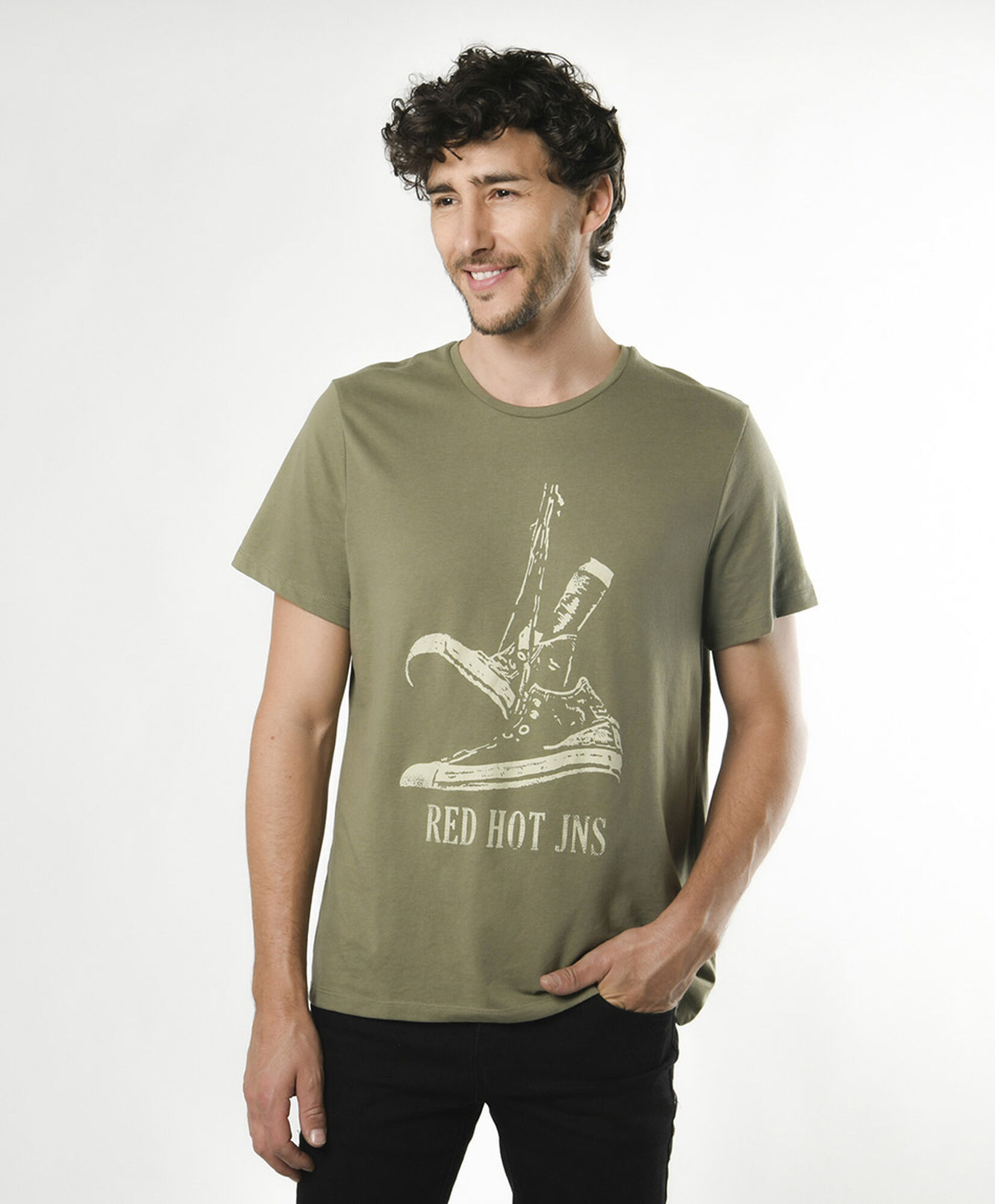 Polera hombre estampado zapatilla Polera hombre estampado zapatilla