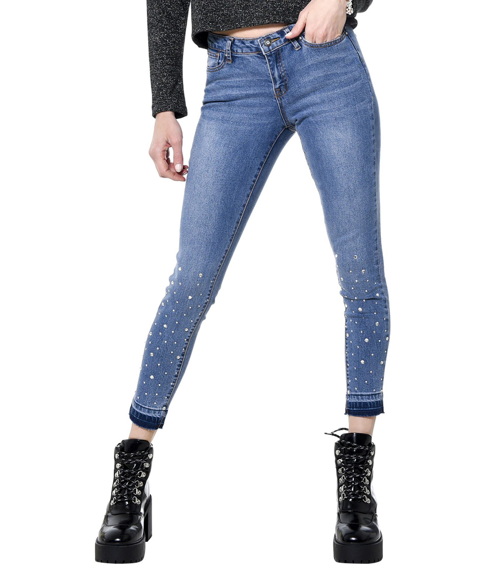 Jeans bordado piedras Jeans bordado piedras