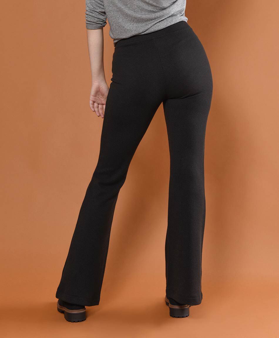 Pantal&oacute;n mujer flare texturizado