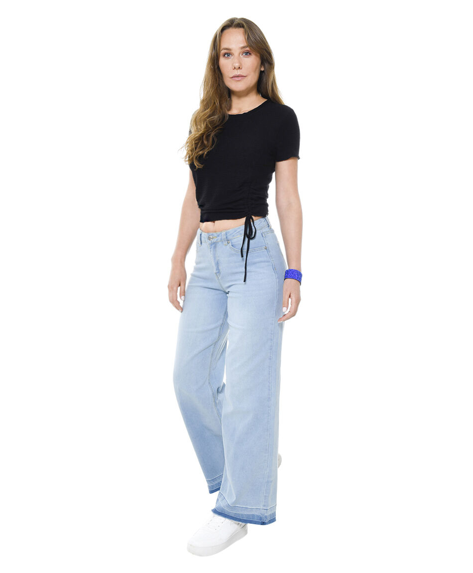 Jeans ancho desflecado