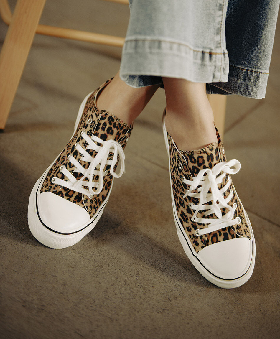 Zapatilla mujer animal print
