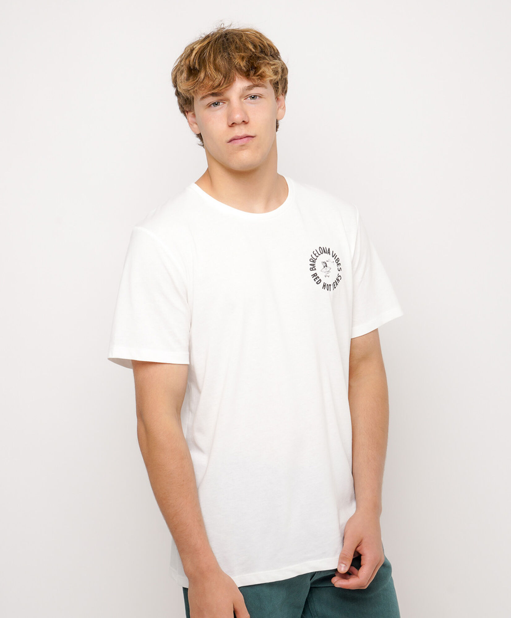 Polera hombre doble estampado barcelona Polera hombre doble estampado barcelona