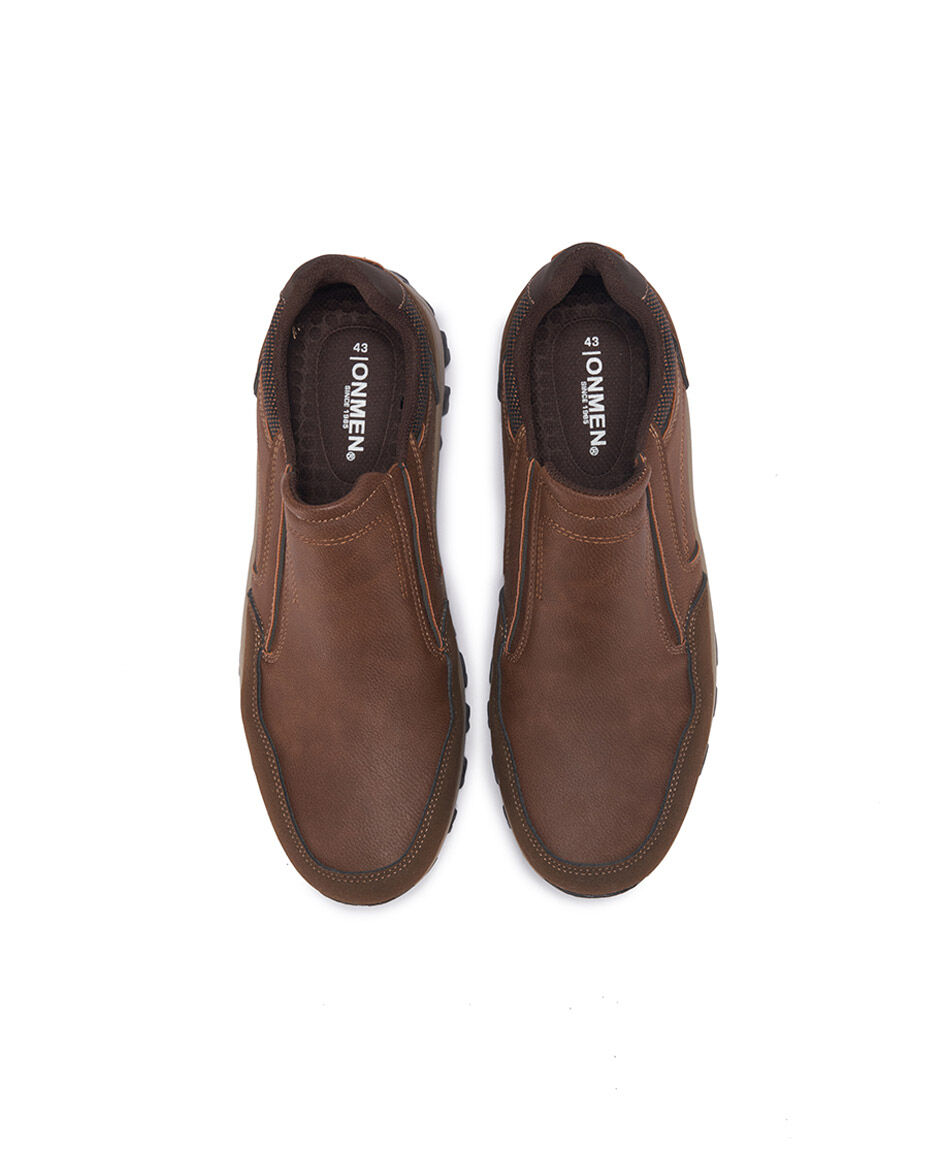 Mocas&iacute;n hombre liso caf&eacute;