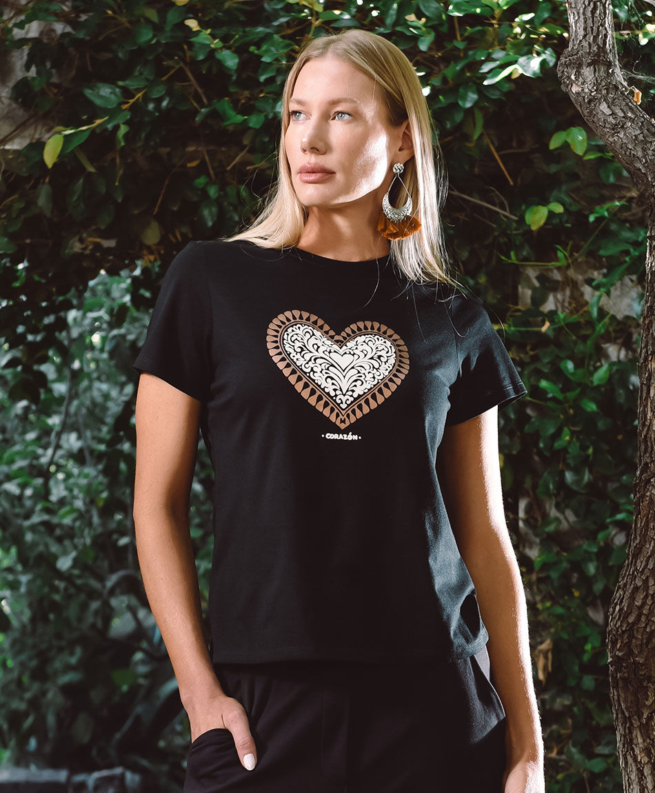 Polera mujer estampado corazon