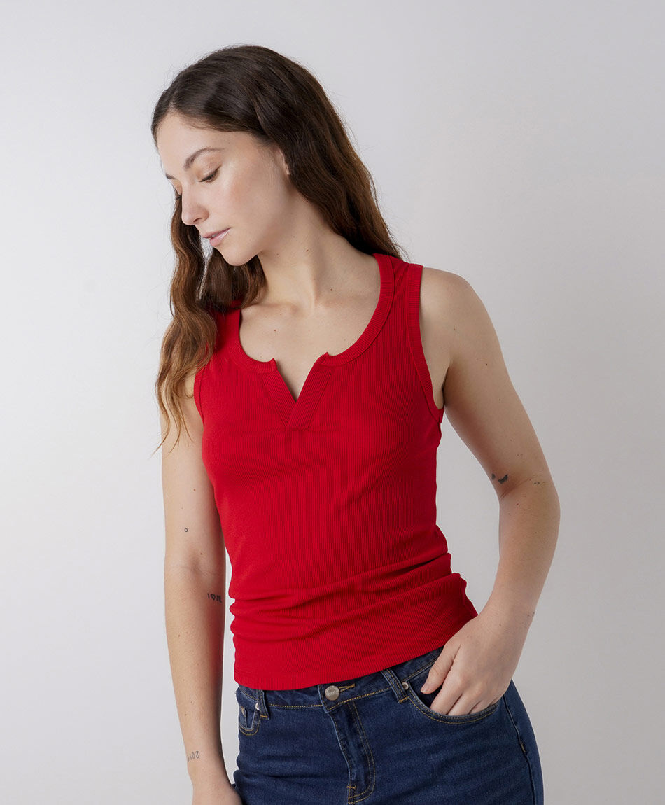 Polera mujer canal&eacute; escote roja