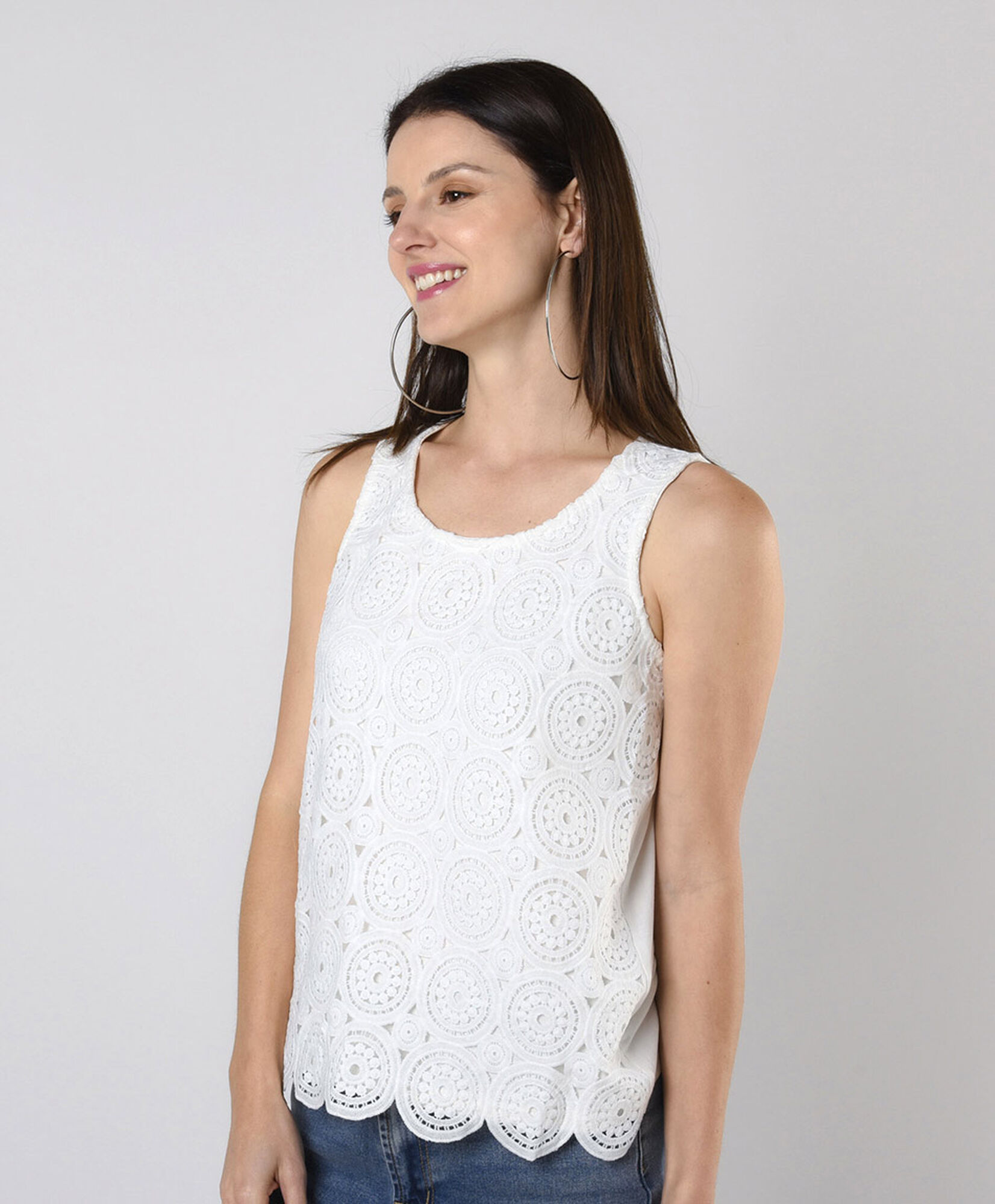 Blusa mujer estilo crochet redondos Blusa mujer estilo crochet redondos
