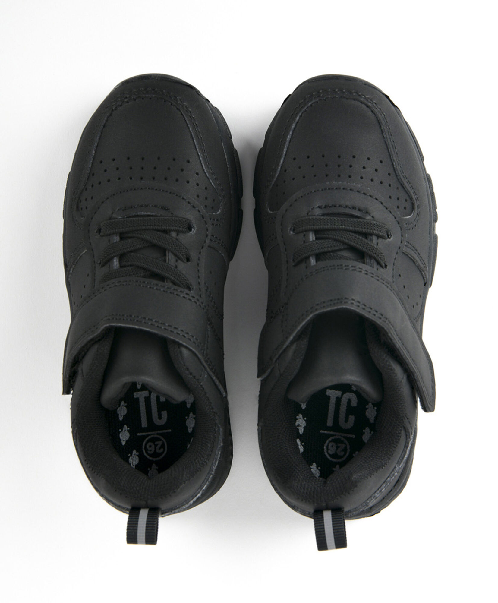 Zapatilla escolar (26 a 34) negra velcro Zapatilla escolar (26 a 34) negra velcro