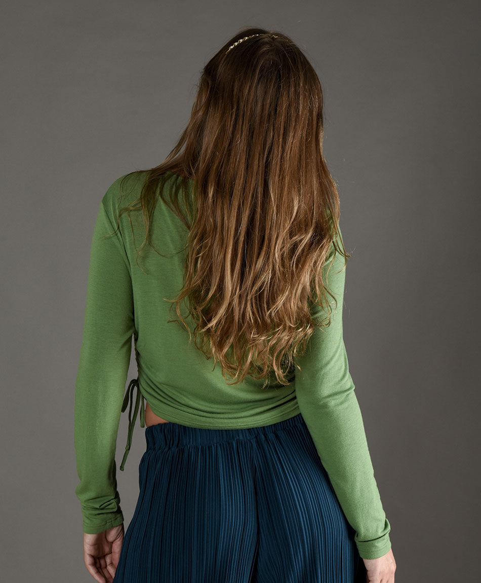 Polera detalle lateral