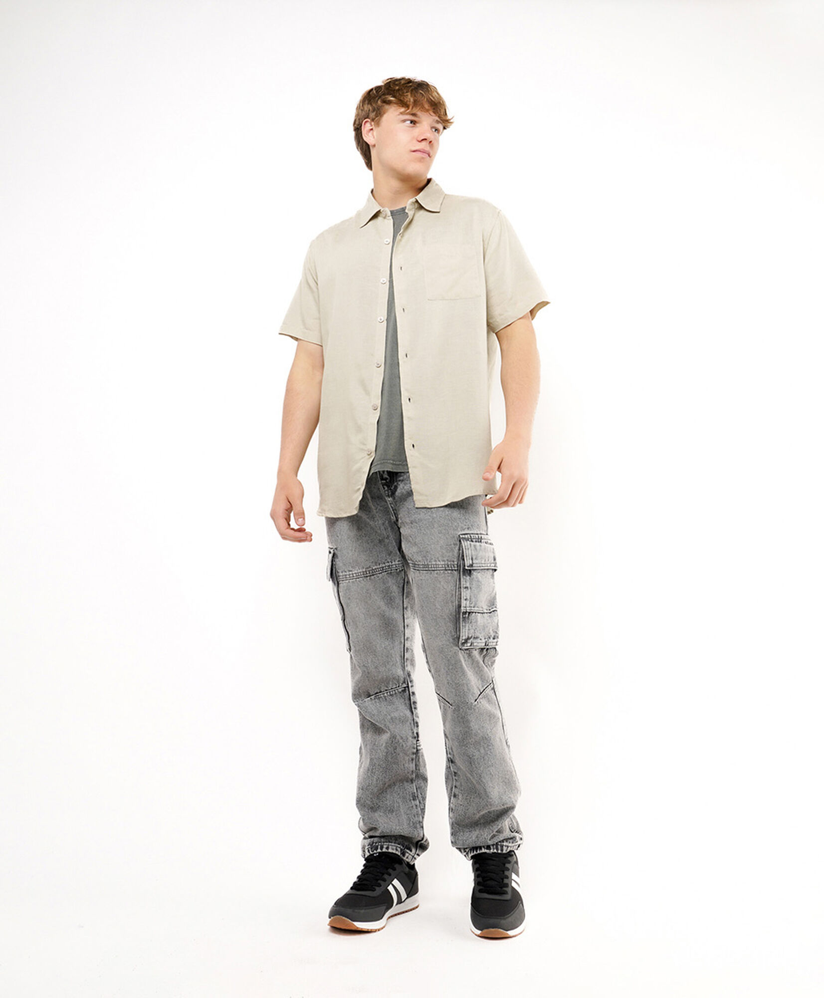 Camisa hombre básica manga corta Camisa hombre básica manga corta