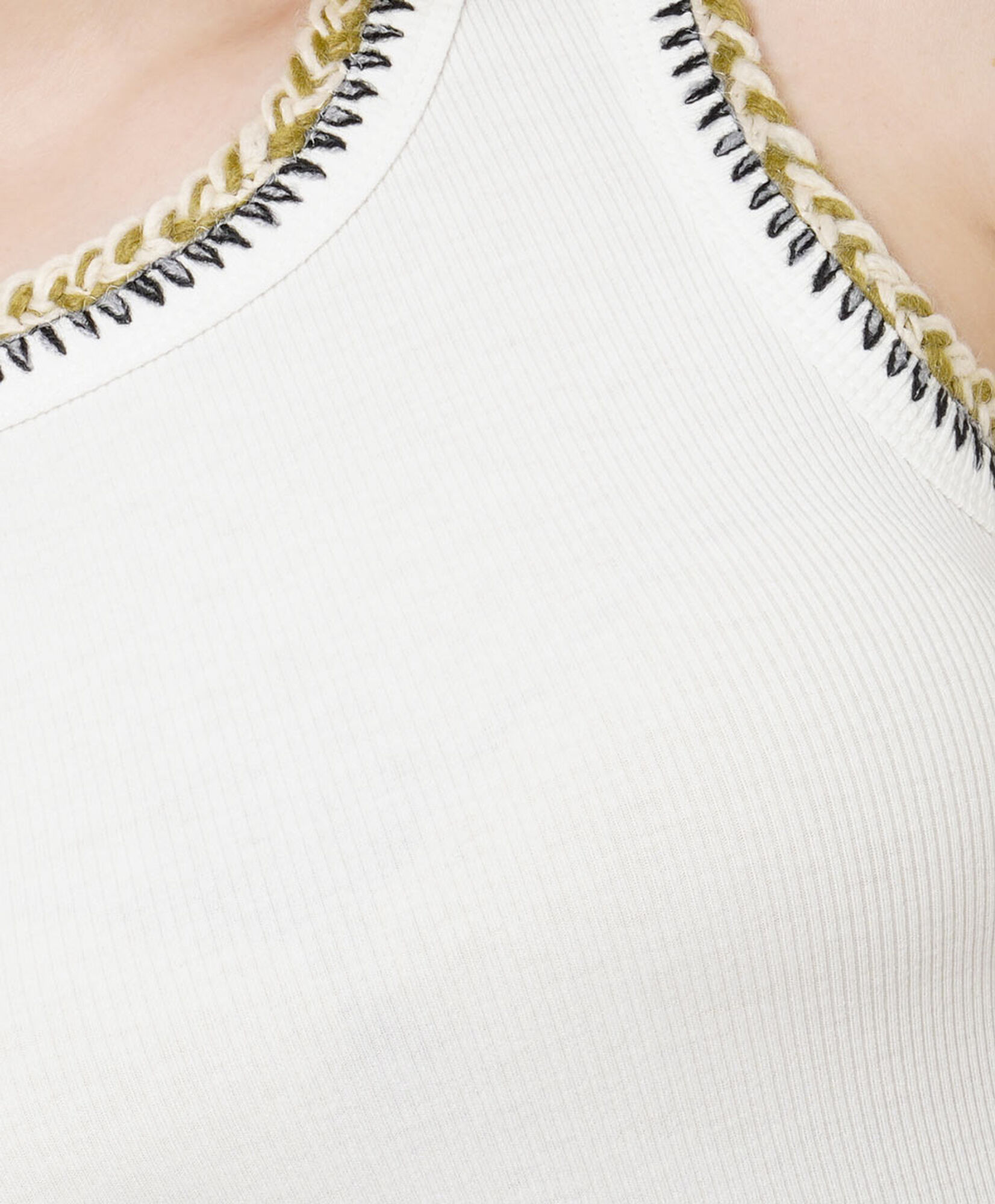 Polera mujer trencitas cuello Polera mujer trencitas cuello