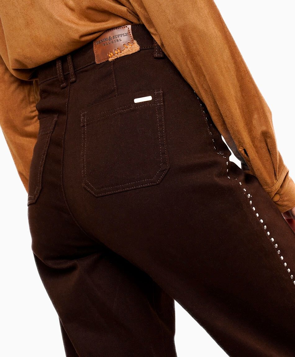 Jeans mujer tiro medio marr&oacute;n