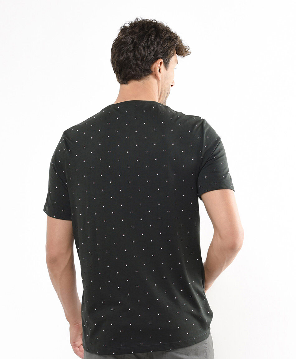 Polera hombre puntos nocturnos