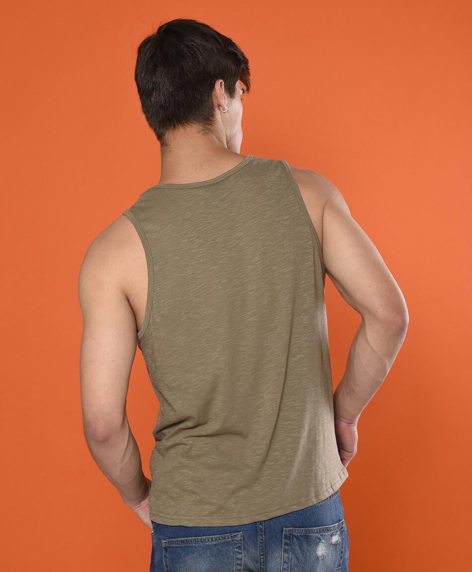 Polera sin mangas cuello redondo