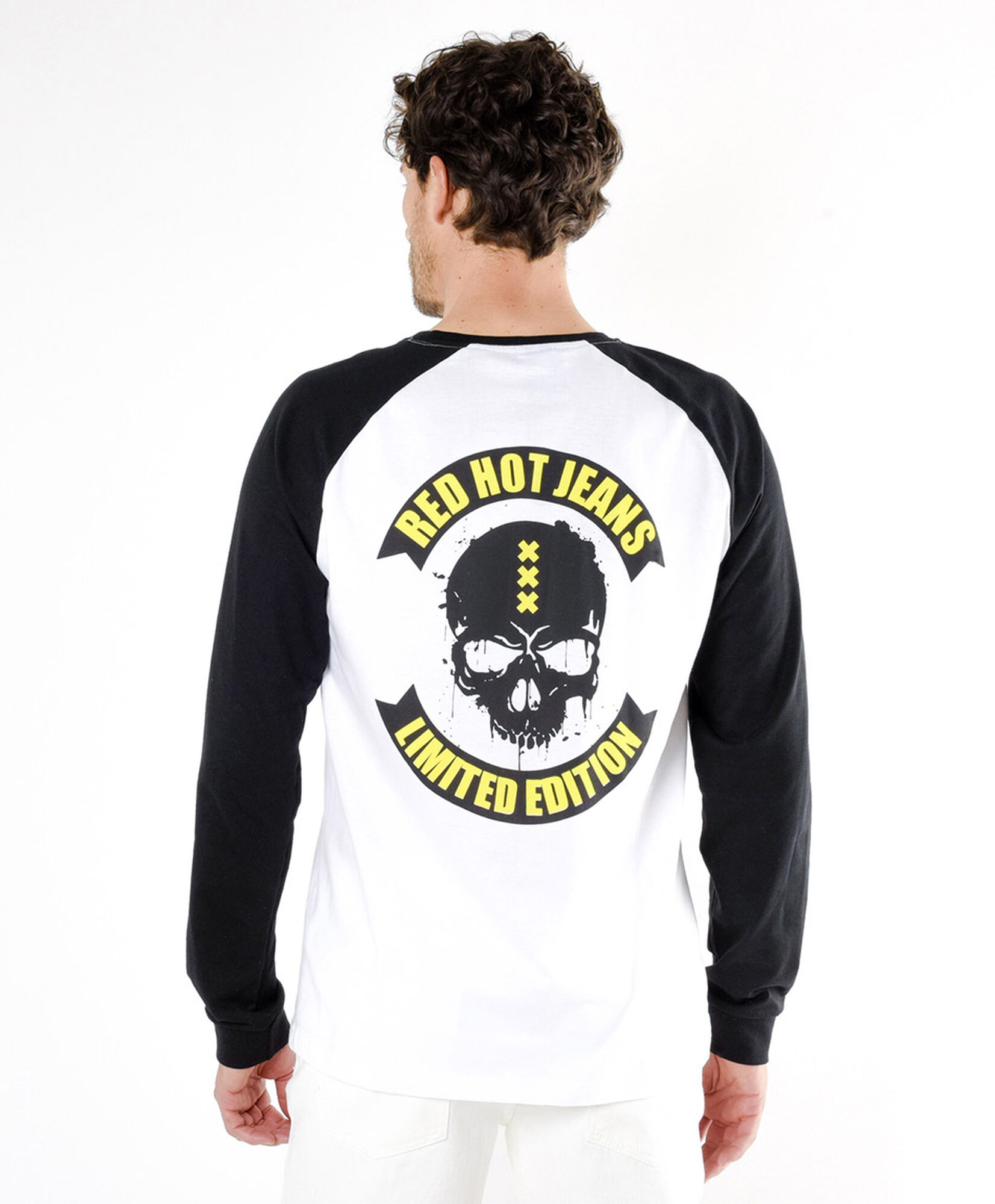 Polera hombre doble estampado calavera Polera hombre doble estampado calavera