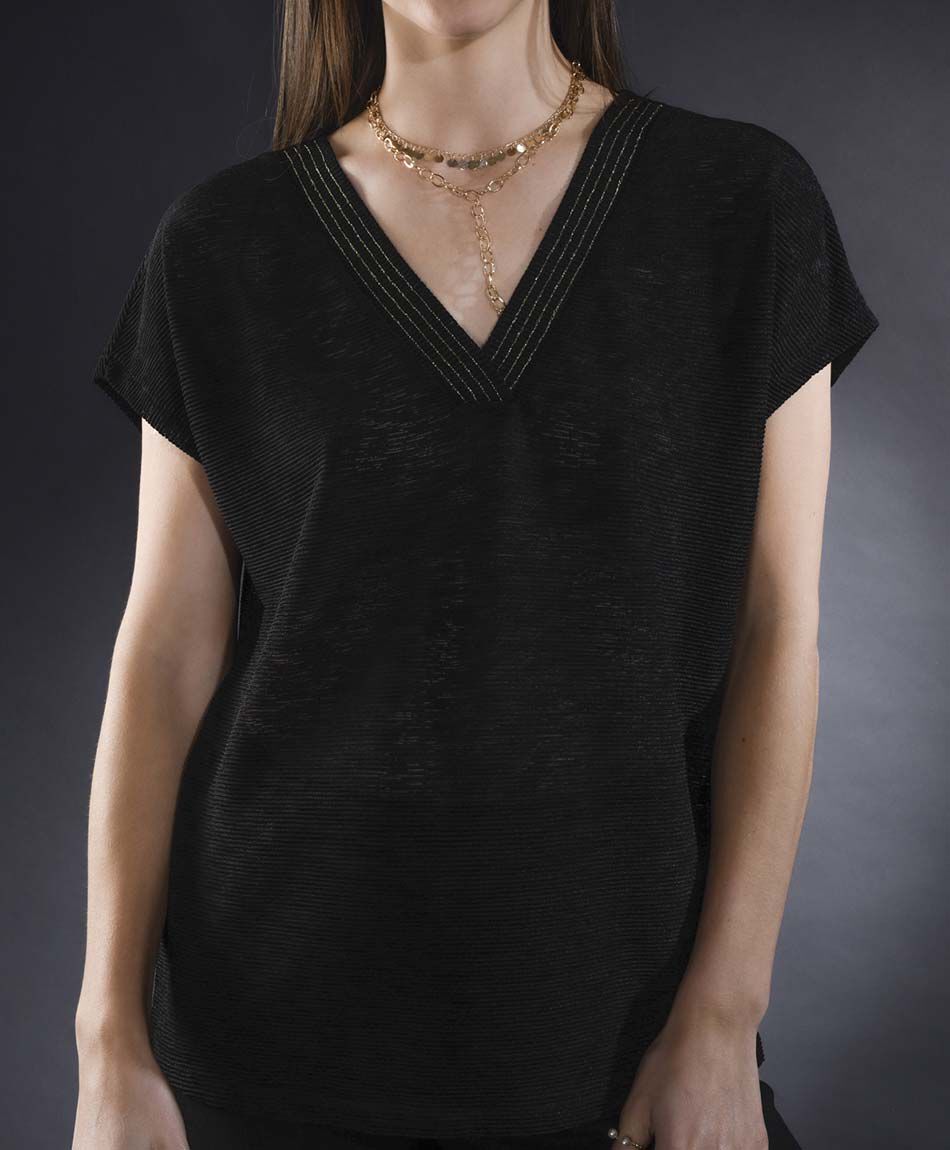 Polera manga corta cuello en v