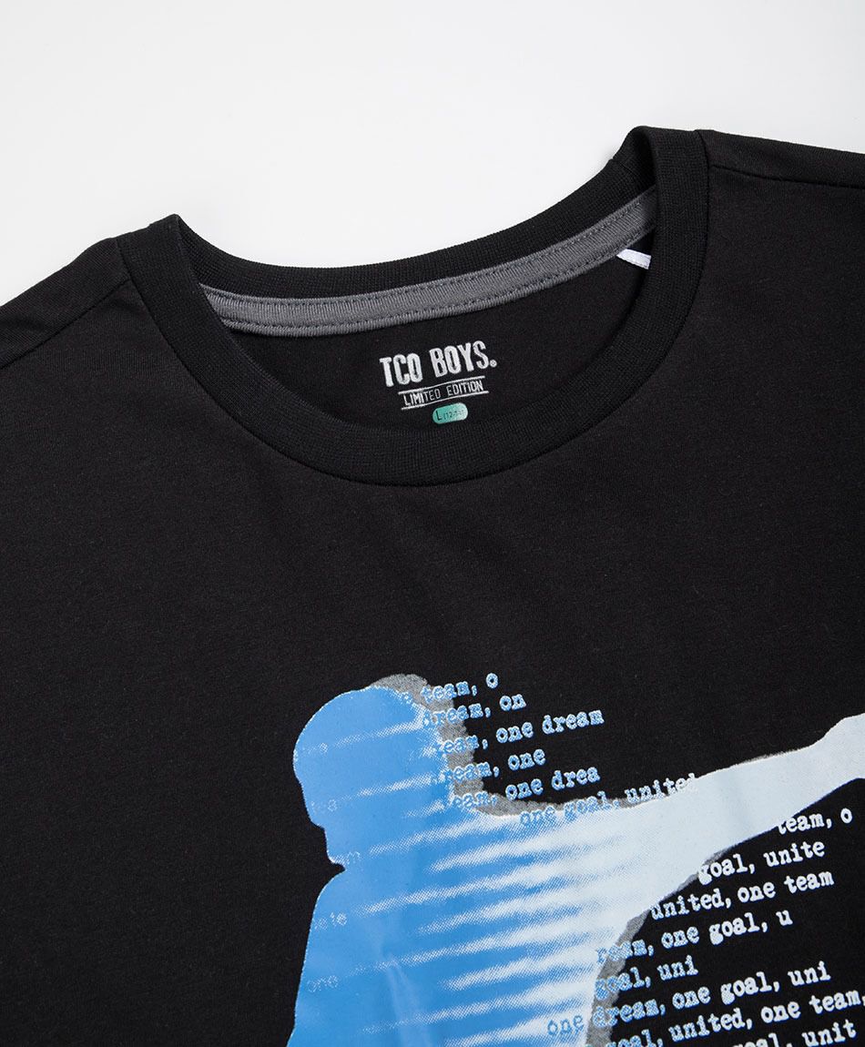 Polera ni&ntilde;o estampado f&uacute;tbol