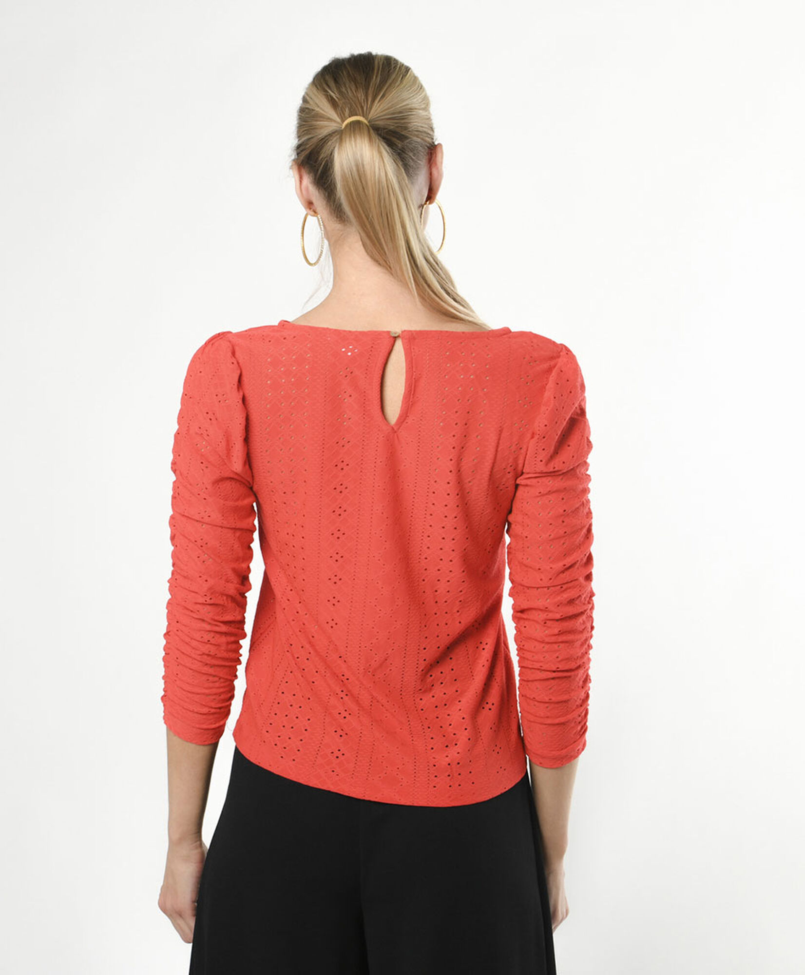 Polera mujer calada diseño Polera mujer calada diseño