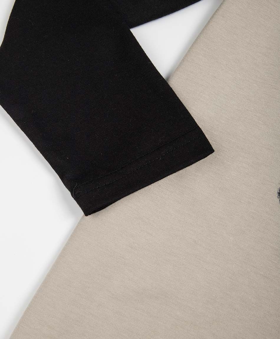 Polera ni&ntilde;o estampado b&aacute;squetbol