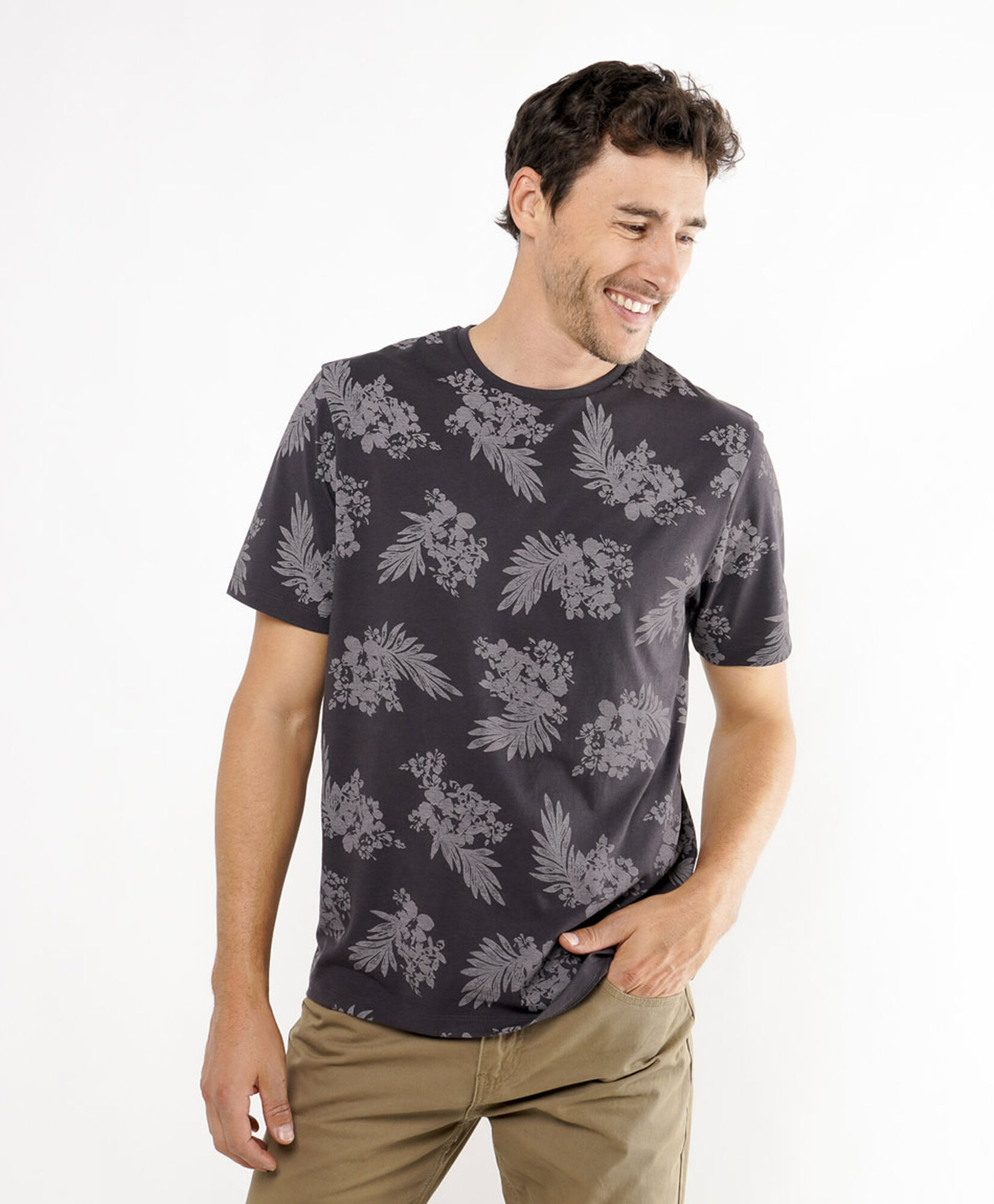 Polera hombre hojas gris Polera hombre hojas gris