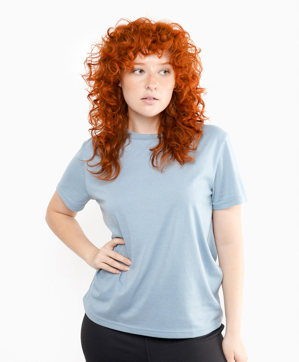 Polera mujer b&aacute;sica celeste