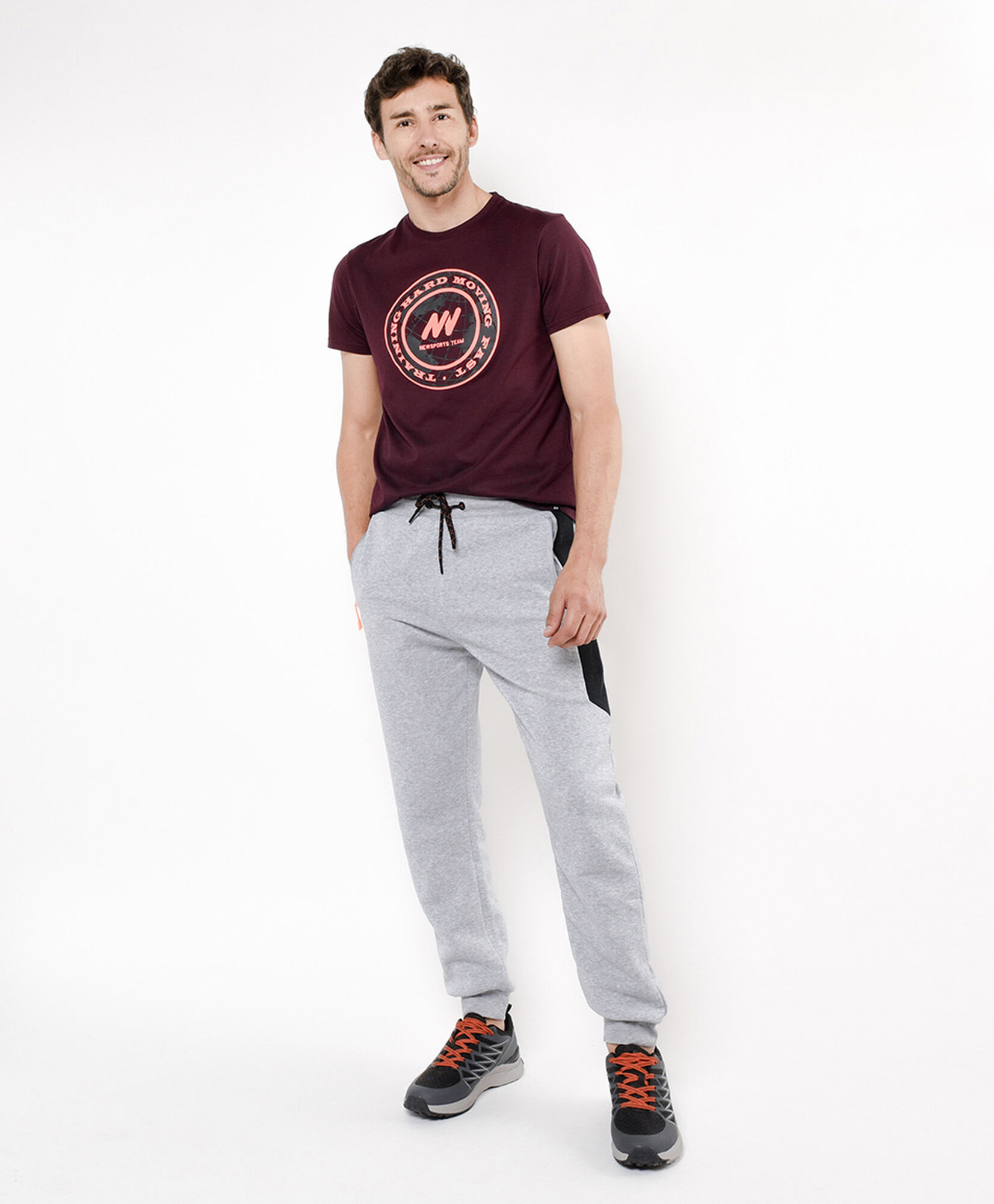 Pantalón deportivo hombre gris línea Pantalón deportivo hombre gris línea