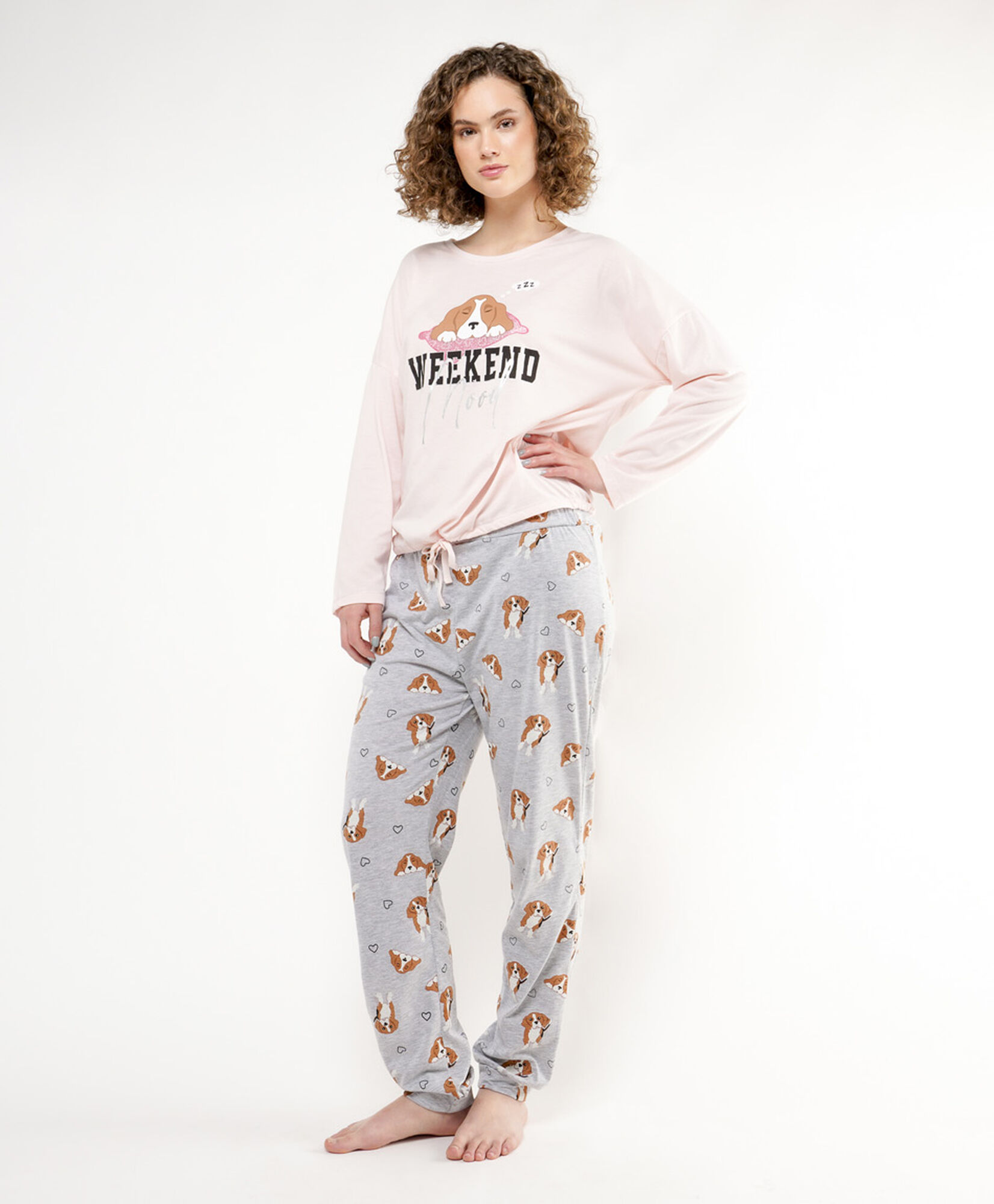 Pijama mujer perro durmiendo Pijama mujer perro durmiendo