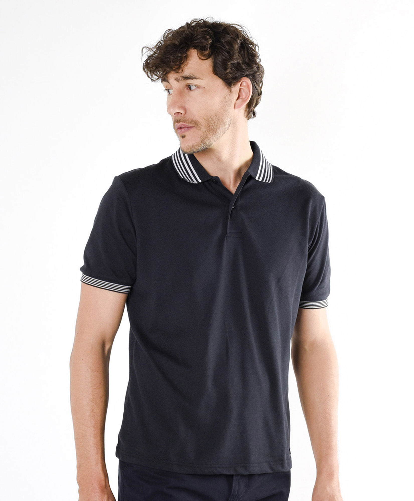 Polera hombre líneas en cuello piqué Polera hombre líneas en cuello piqué