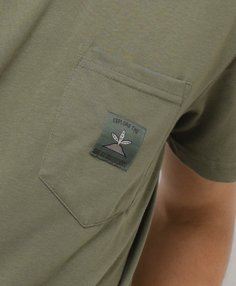 Polera hombre bolsillo parche