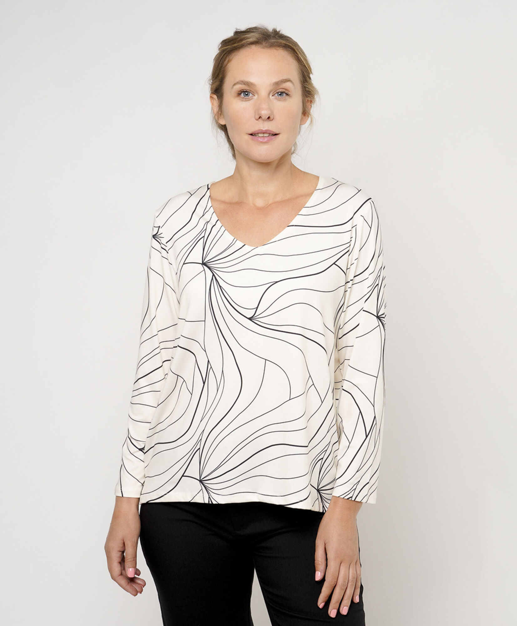 Polera mujer líneas diversas Polera mujer líneas diversas